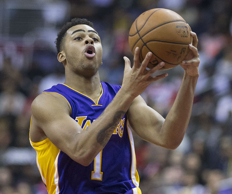 Lakers tie franchise record for most three-pointers in a game