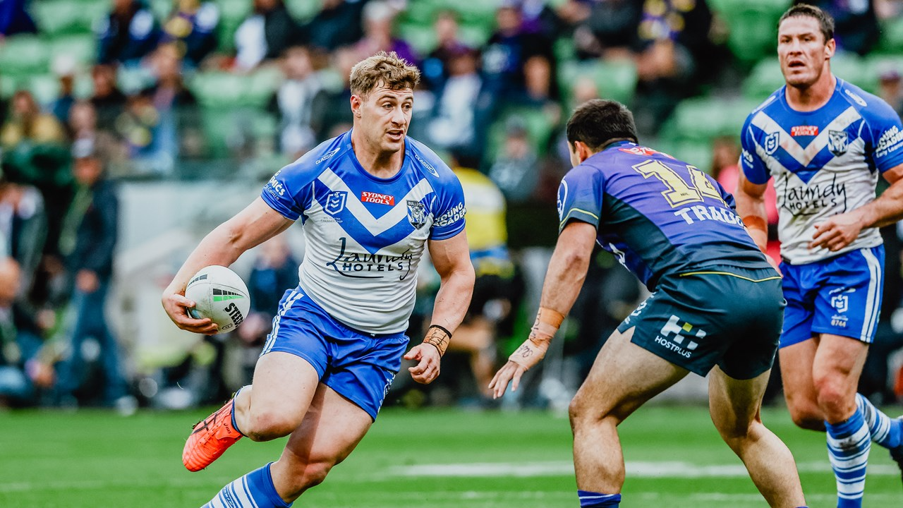 Early win for Bulldogs as in-demand prop Max King re-signs