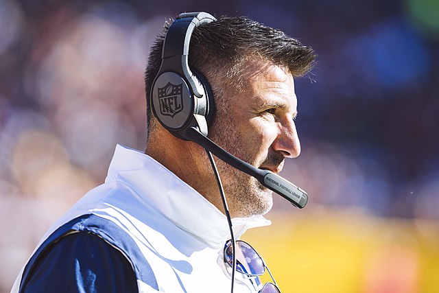 Patriots name Mike Vrabel new head coach