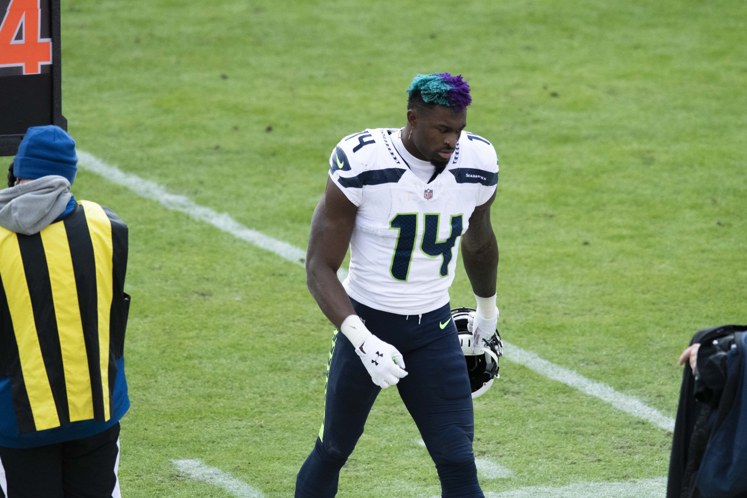 Seahawks trade wide receiver D.K. Metcalf to the Steelers