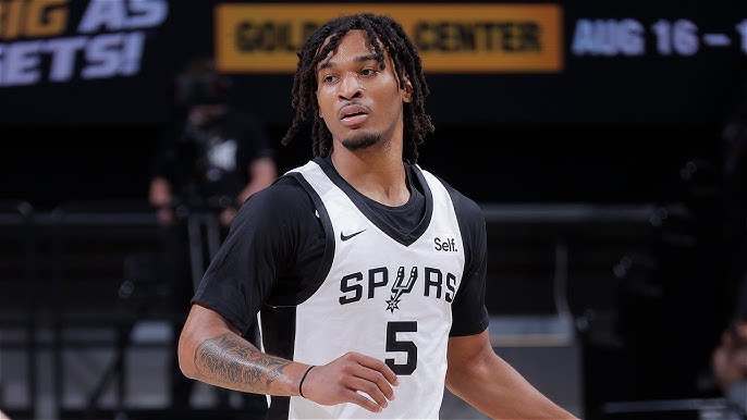 Spurs guard Stephon Castle named 2024-25 NBA Rookie of the Year