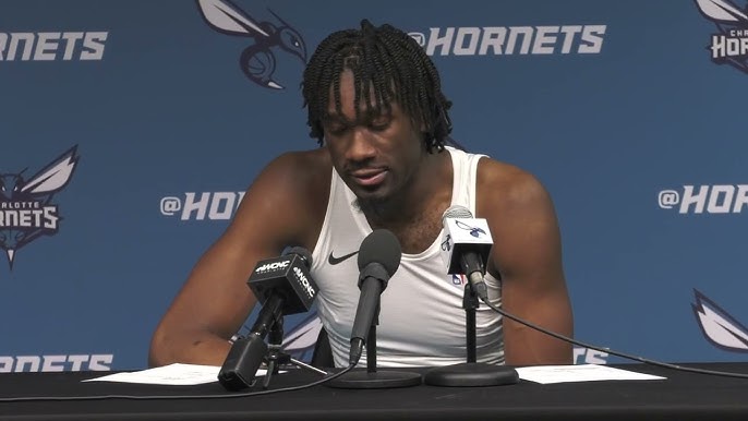 Hornets trade center Mark Williams to Suns
