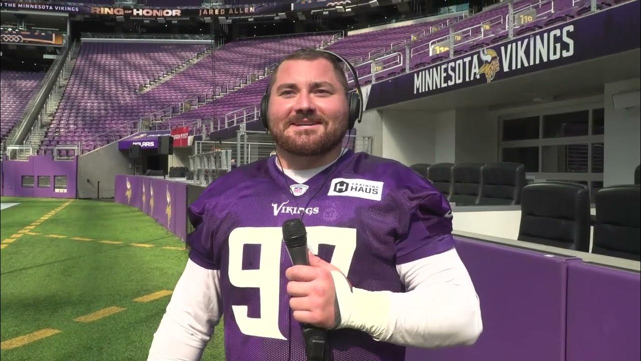 Jets acquire defensive tackles Harrison Phillips and Jowon Briggs in separate trades