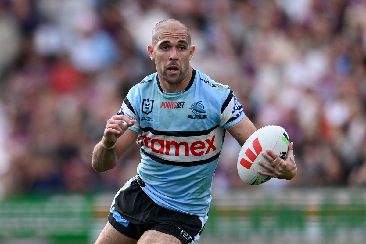Sharks back Kennedy as their first-pick fullback with surprise extension