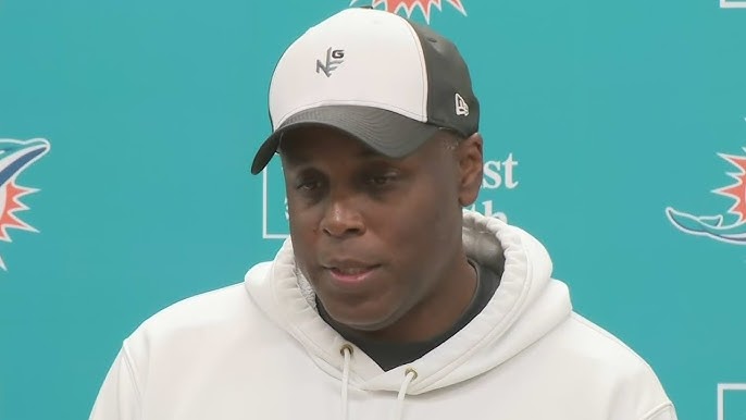 Dolphins fire general manager Chris Grier