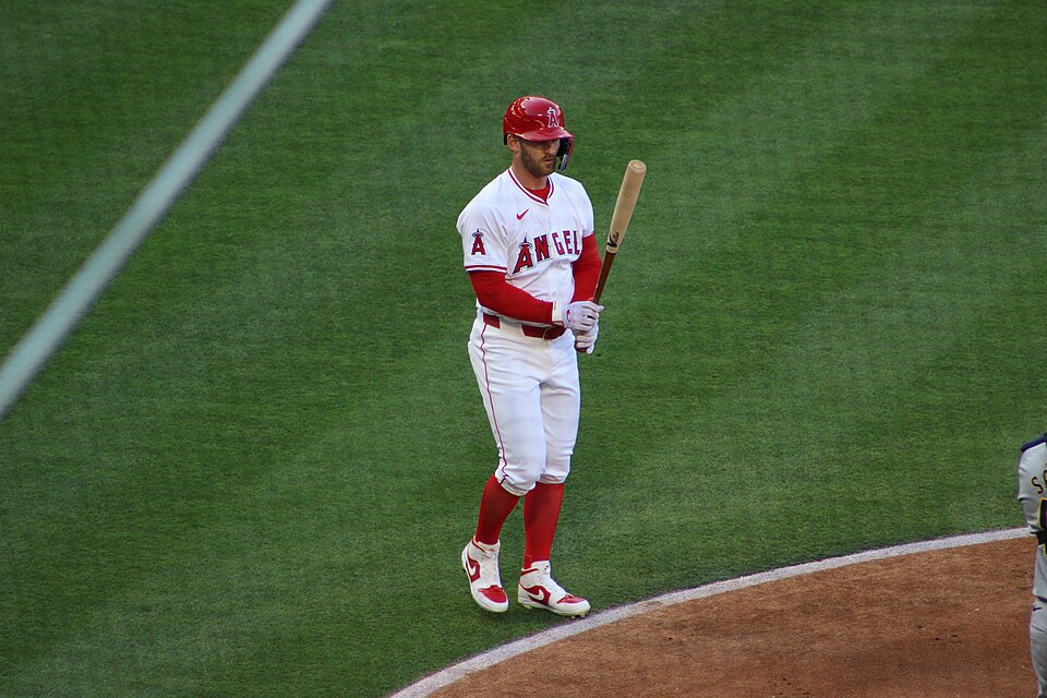 Three MLB outfielders to switch teams in November