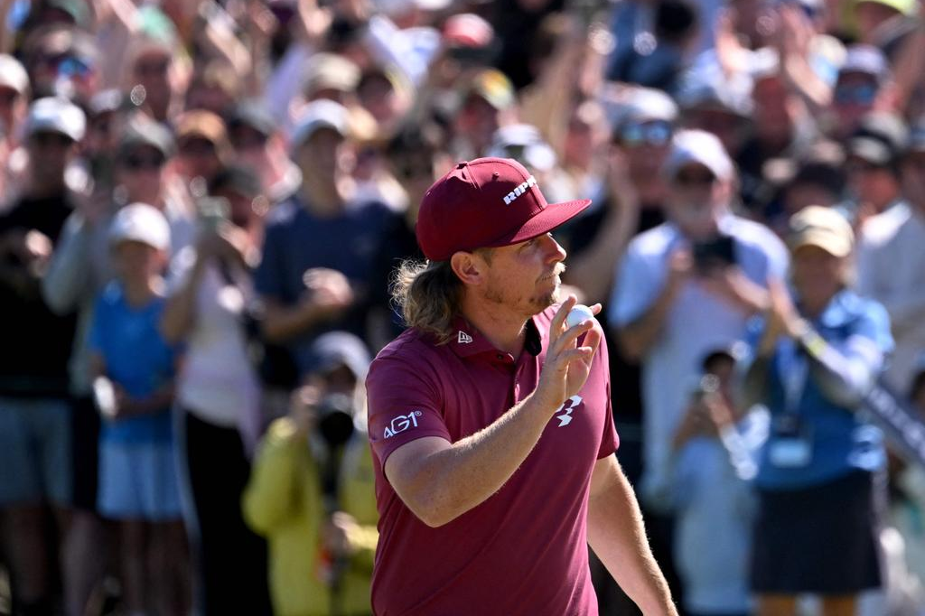 Smith handed PGA Tour olive branch. Can he give up LIV’s glitz and glam?