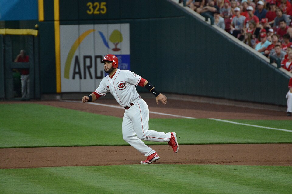 Opinion: Reds emphasize power over consistency in bringing back Eugenio Suarez